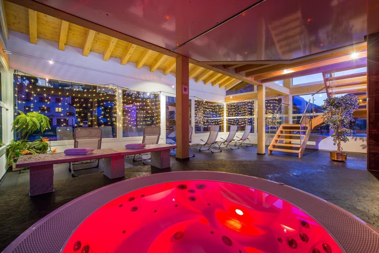 Wellness- Und Schneesporthotel Christiania 萨斯阿尔马格尔 外观 照片